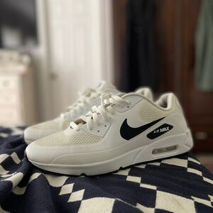 EUC Nike Air Max Golf Shoes